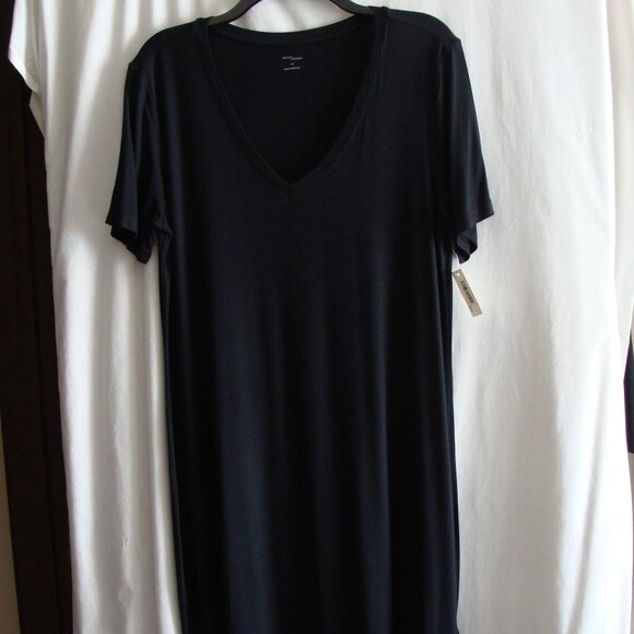 Black Short Sleeve V-Neck TEE SHIRTDRESS Sz LARGE by DAILY RITUAL - Picture 1 of 7